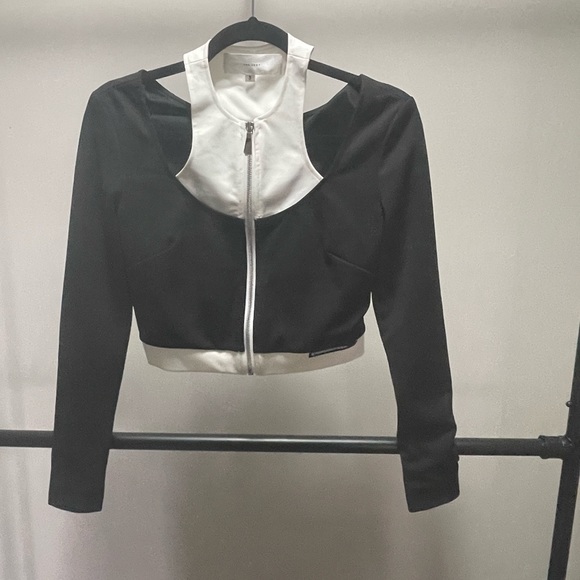 blouse - Picture 2 of 2